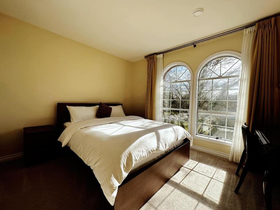 Super Cosy 8Bed & 6Bath In Vancouver Heart Near To Airport And Downtown Ngoại thất bức ảnh