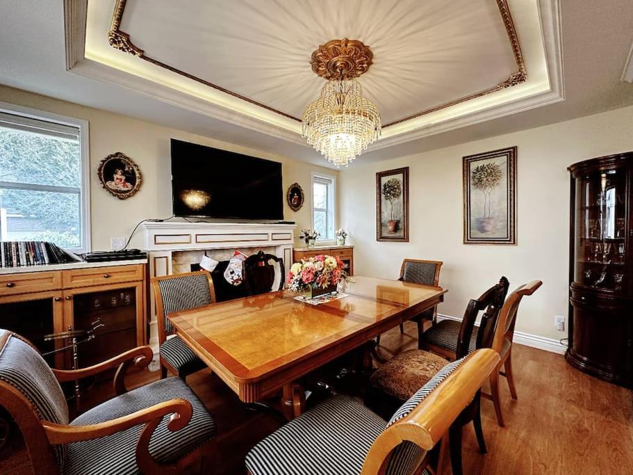 Super Cosy 8Bed & 6Bath In Vancouver Heart Near To Airport And Downtown Ngoại thất bức ảnh