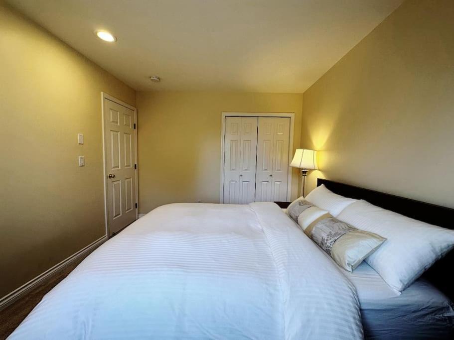 Super Cosy 8Bed & 6Bath In Vancouver Heart Near To Airport And Downtown Ngoại thất bức ảnh