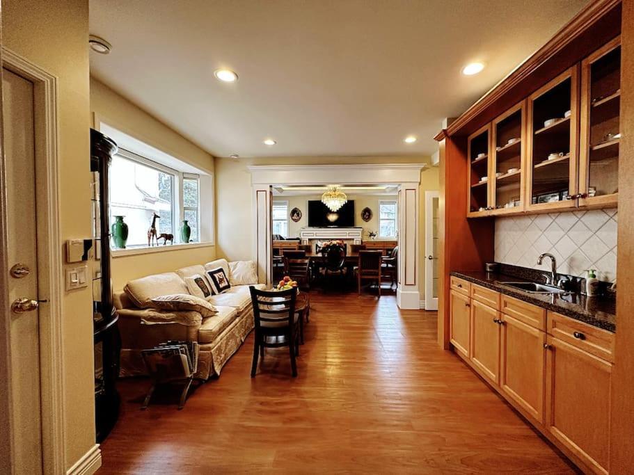 Super Cosy 8Bed & 6Bath In Vancouver Heart Near To Airport And Downtown Ngoại thất bức ảnh