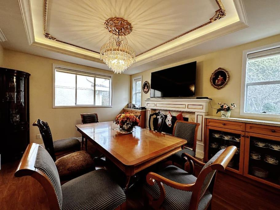 Super Cosy 8Bed & 6Bath In Vancouver Heart Near To Airport And Downtown Ngoại thất bức ảnh