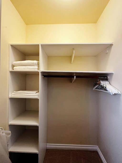 Super Cosy 8Bed & 6Bath In Vancouver Heart Near To Airport And Downtown Ngoại thất bức ảnh
